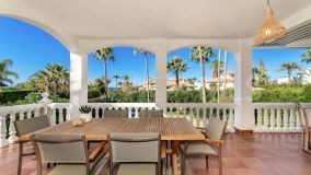 Villa for sale in Las Chapas, Marbella Est