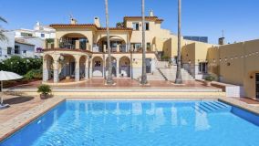 Villa en venta en Estepona Oeste