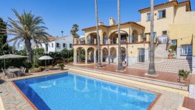 Villa en venta en Estepona Oeste