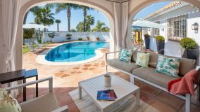 Villa en venta en El Rosario, Marbella Este