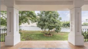 Villa for sale in Linda Vista Baja, San Pedro de Alcantara