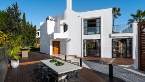 Villa for sale in Nueva Andalucia, Marbella