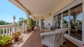 Villa for sale in El Paraiso, Estepona Est