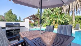 Villa for sale in El Rosario, Marbella Est