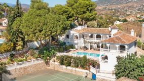 Villa for sale in Sierrezuela, Mijas Costa