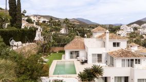 Villa for sale in Los Naranjos Hill Club, Nueva Andalucia