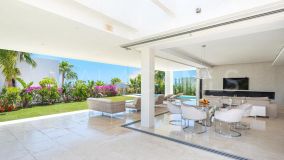 Villa for sale in Rio Real, Marbella Est