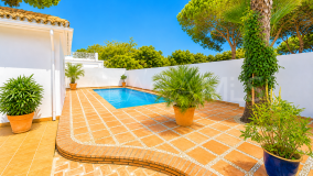 Villa for sale in El Rosario, Marbella East