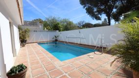 Villa for sale in El Rosario, Marbella East