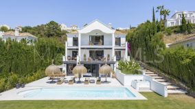 Villa for sale in Puerto del Capitan, Benahavis