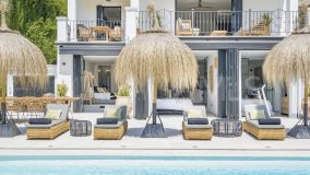 Villa for sale in Puerto del Capitan, Benahavis