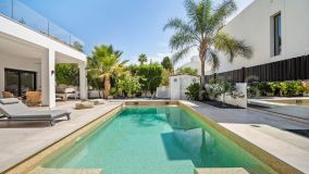 Villa zu verkaufen in Marbesa, Marbella Ost