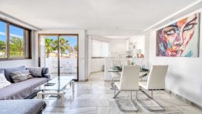 Apartamento en venta en Elviria, Marbella Este