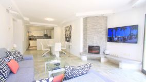 Apartamento en venta en Elviria, Marbella Este