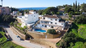 Villa for sale in Elviria, Marbella East