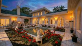 Villa for sale in Rio Real, Marbella Est