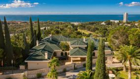 Villa for sale in Rio Real, Marbella Est