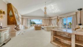 Villa for sale in Rio Real, Marbella East