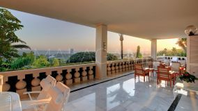 Villa for sale in Rio Real, Marbella East