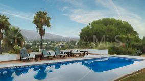 Villa en venta en Nueva Andalucia, Marbella