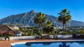 Villa for sale in Nueva Andalucia, Marbella