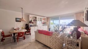Ático en venta en Las Jacarandas, Estepona Este