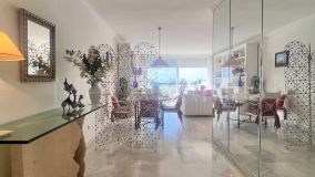 Ático en venta en Las Jacarandas, Estepona Este