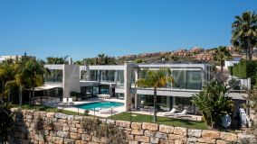 Villa for sale in La Alqueria, Benahavis