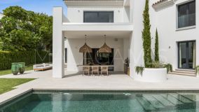 Villa for sale in La Alqueria, Benahavis