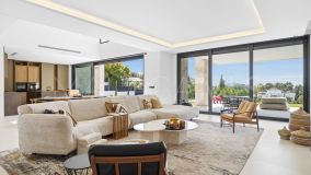 Villa for sale in La Alqueria, Benahavis