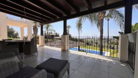 Villa for sale in El Padron, Estepona Est