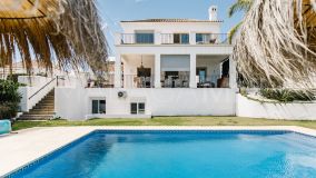 Villa en venta en La Resina Golf, Estepona Este
