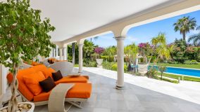 Villa en venta en Nueva Andalucia, Marbella