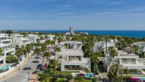 Villa for sale in Rio Real, Marbella East