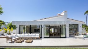 Villa en venta en Cortijo Blanco, San Pedro de Alcantara