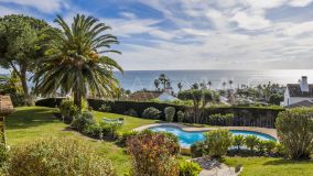 Villa for sale in Bahia Dorada, Estepona West