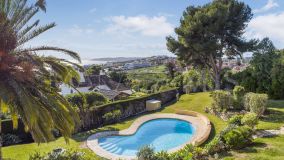 Villa for sale in Bahia Dorada, Estepona West