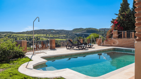 Villa for sale in Valle Romano, Estepona West