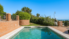 Villa for sale in Valle Romano, Estepona West