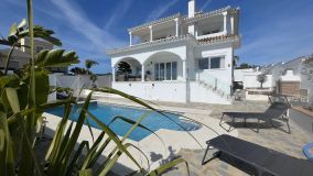 Villa for sale in Hacienda Guadalupe, Manilva