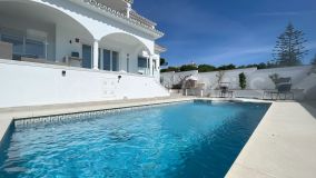 Villa for sale in Hacienda Guadalupe, Manilva