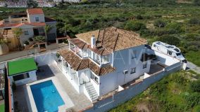 Villa for sale in Hacienda Guadalupe, Manilva