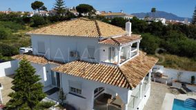 Villa for sale in Hacienda Guadalupe, Manilva