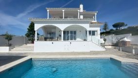 Villa for sale in Hacienda Guadalupe, Manilva