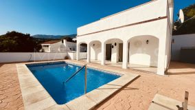 Villa for sale in Valle Romano, Estepona West