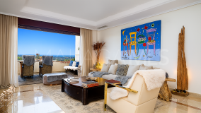 Duplex Penthouse for sale in La Mairena, Marbella East