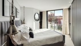 Villa for sale in El Herrojo, Benahavis
