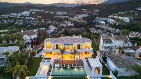 Villa for sale in Monte Halcones, Benahavis