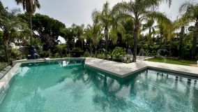 Villa for sale in Hacienda las Chapas, Marbella Öst