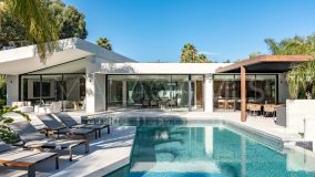Villa for sale in Hacienda las Chapas, Marbella Öst